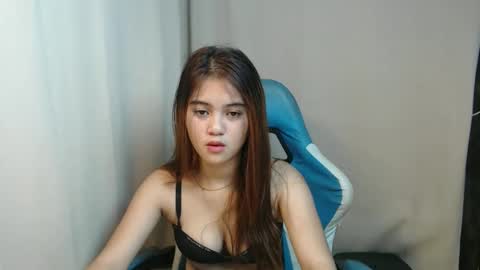 ur_prettyangel online show from February 17, 1:43 pm