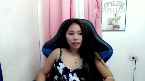 ur_small_girl online show from November 28, 7:44 am