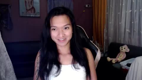 NEWRA  ALLISON online show from November 24, 7:27 pm