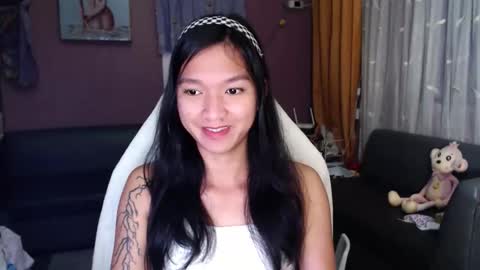 NEWRA  ALLISON online show from November 27, 8:56 pm