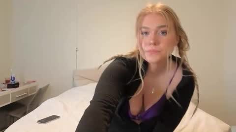 Snapshot of urfavcollegegirl chatting on February 11, 12:49 am Maryia Kay online show from February 11, 12:49 am