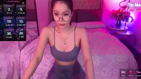 Snapshot of urgoddessofsex chatting on February 8, 5:40 am angela online show from February 8, 5:40 am