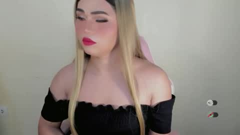 urhotfantasy online show from March 11, 12:31 pm