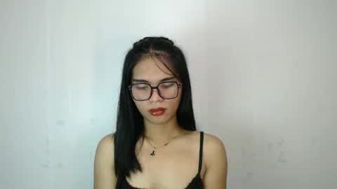 urtereshameow online show from April 3, 1:20 pm