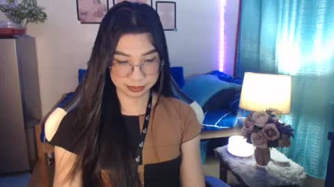 Snapshot of urwetasianprincessxx chatting on December 22, 10:17 am Ashley Kate Mateo Gray online show from December 22, 10:17 am