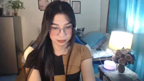 Snapshot of urwetasianprincessxx chatting on March 9, 11:25 am Ashley Kate Mateo Gray online show from March 9, 11:25 am