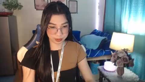 Snapshot of urwetasianprincessxx chatting on January 8, 10:26 am Ashley Kate Mateo Gray online show from January 8, 10:26 am
