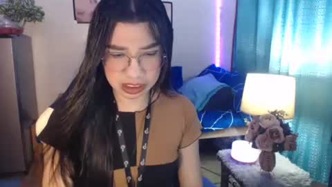 Snapshot of urwetasianprincessxx chatting on December 25, 11:00 am Ashley Kate Mateo Gray online show from December 25, 11:00 am