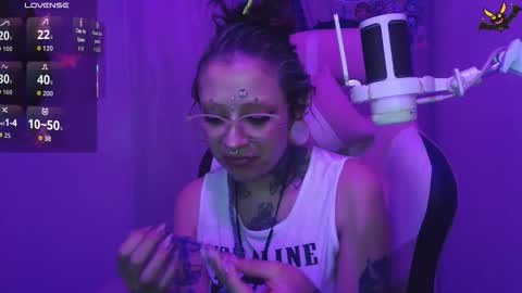 Vainilla Independent model online show from March 21, 1:21 am