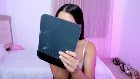HI IM NEW online show from May 23, 12:03 pm