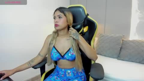 V A L E N online show from April 8, 12:29 pm