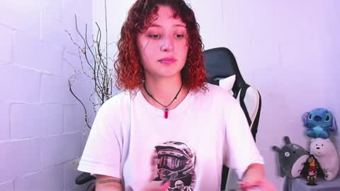 Snapshot of valent_27 chatting on December 31, 3:12 am Valentina online show from December 31, 3:12 am