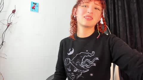 Snapshot of valent_27 chatting on December 21, 5:47 am Valentina online show from December 21, 5:47 am