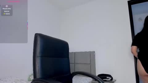 valentina_owens online show from February 13, 9:38 pm