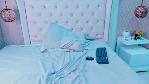 valenttina28 online show from December 22, 3:48 pm