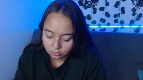 Snapshot of valeria_cherry chatting on December 21, 4:41 am valeria online show from December 21, 4:41 am