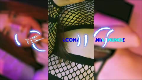 Snapshot of valeria_mendozza chatting on December 11, 11:00 pm   online show from December 11, 11:00 pm
