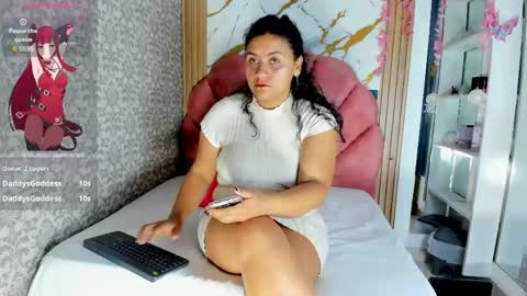 Costume lover online show from April 12, 12:30 pm