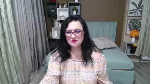 valeriasmiths online show from July 7, 7:23 am