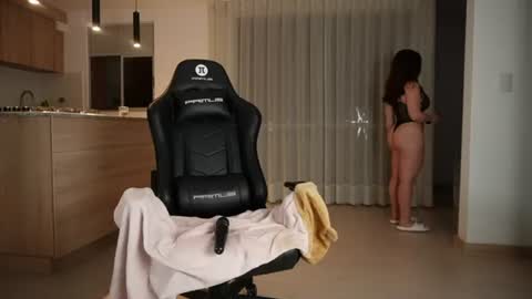valerie07 online show from July 17, 3:22 am