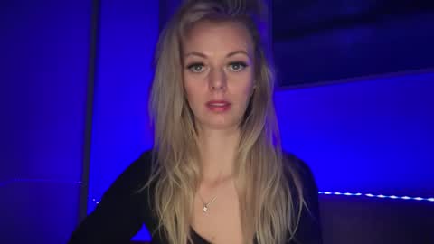 Valerie  online show from April 11, 9:40 pm