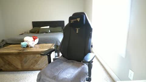 valerie online show from February 10, 4:10 pm