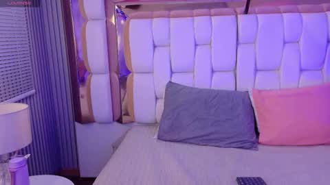 Valkiria moore  online show from December 21, 8:02 pm