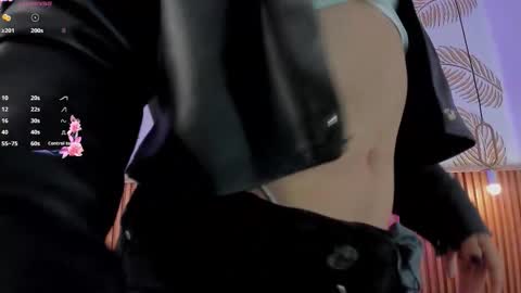 valleriie_ online show from February 23, 3:00 pm