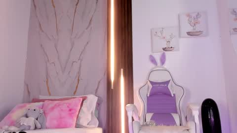 Vallolet Peach  online show from October 8, 11:36 am