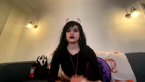 vampgatita online show from April 3, 12:30 am