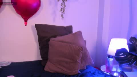 vamp  online show from February 17, 10:20 pm