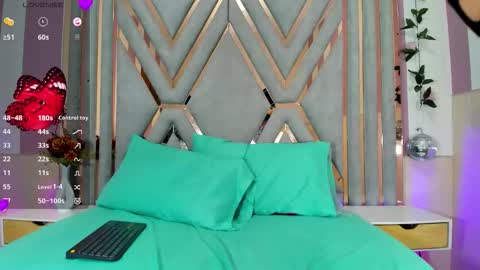 vanesaa_mejia online show from December 17, 4:27 am