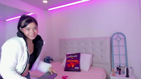 Vane  online show from May 15, 11:29 pm