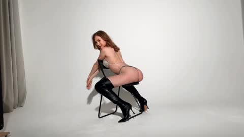 Snapshot of vanessa_maes chatting on February 26, 11:15 pm Vanessa Maes online show from February 26, 11:15 pm