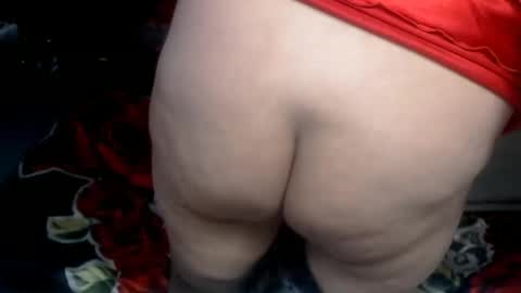 Snapshot of vanessaboobsx1 chatting on December 25, 1:31 am Vanessa HUGE BOOBS online show from December 25, 1:31 am