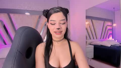 vanessaduval online show from November 1, 5:22 am