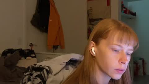 Snapshot of vanessapark chatting on December 2, 8:48 am Vanessa online show from December 2, 8:48 am