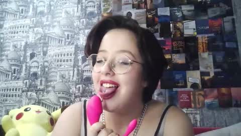 Snapshot of vanessashadow chatting on October 27, 4:35 pm vanessashadow online show from October 27, 4:35 pm