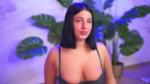 vanessaxrayy online show from June 3, 4:46 am
