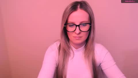 Mia online show from February 18, 5:12 pm