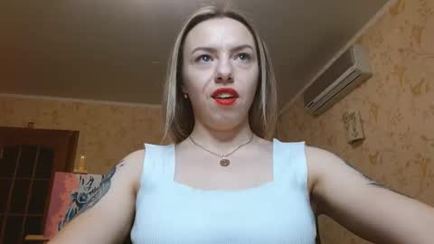 VanillaMuffin online show from November 13, 1:43 pm