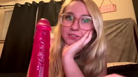 vanillapuddingpie online show from January 6, 12:16 am