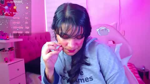 Vanesa online show from December 9, 9:05 pm