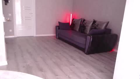 Varonica Caprii online show from September 15, 7:05 am