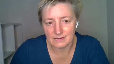 vea_motty online show from December 17, 11:47 am