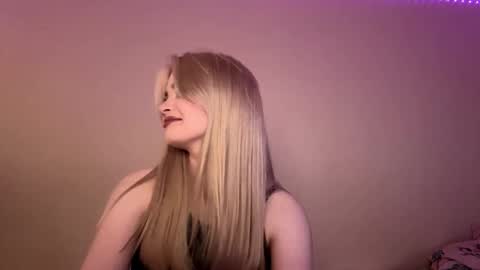 Monika online show from December 4, 3:35 pm