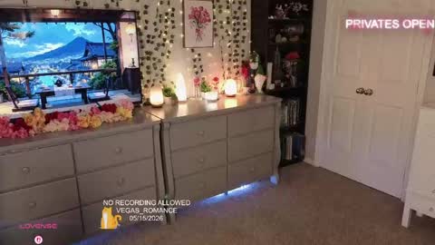 vegas_romance online show from May 16, 1:52 am