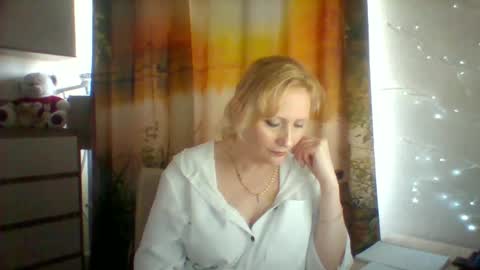 velka_raspberry online show from May 19, 8:32 am