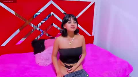 velvet_giirll online show from July 22, 3:35 pm