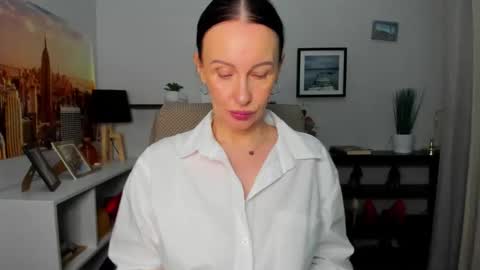 Jasmine online show from December 19, 7:22 am